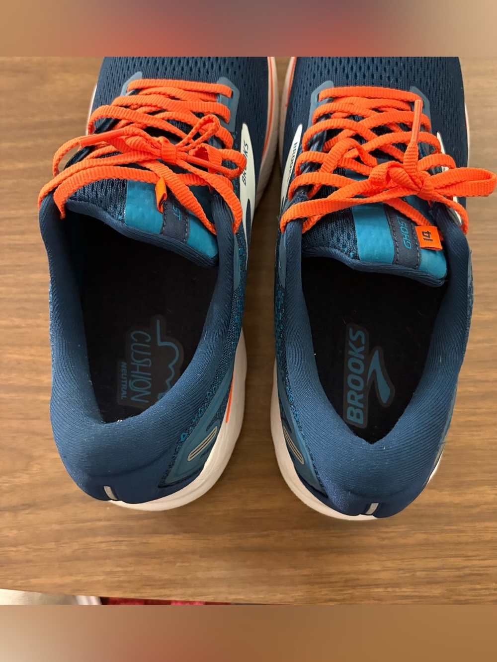 Less than 20 miles! Men’s Brooks Ghost 14 in titan blue & orange. Size 11.5 - Picture 3 of 6